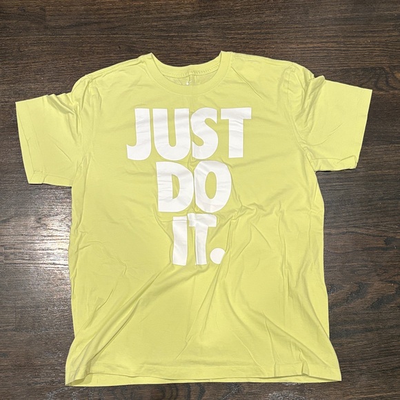 Mens Large- Nike tee - Picture 1 of 3